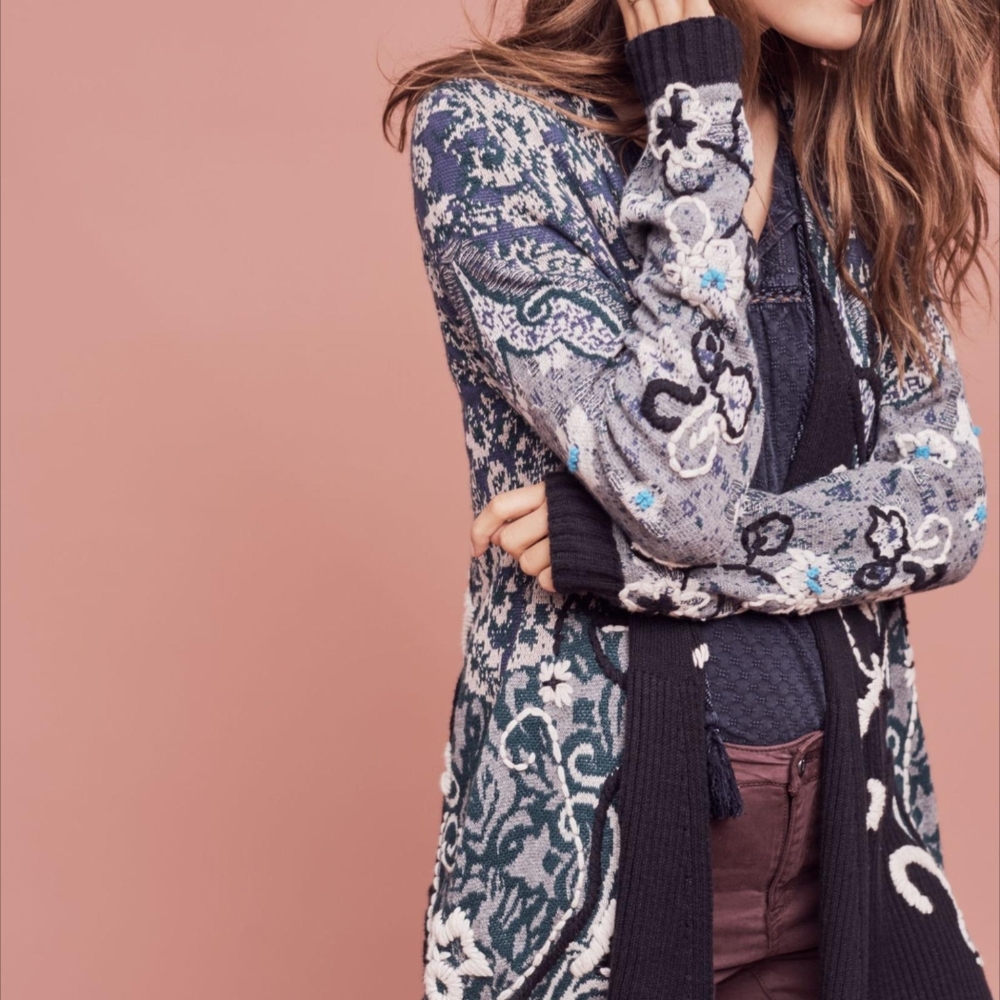 HWR Anthropologie Emmia Hand stitched Blue Floral Cardigan Size M